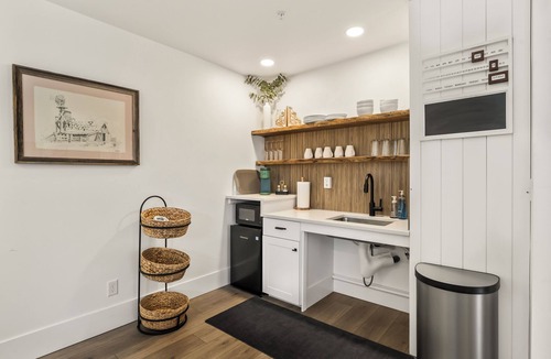 Sisters Apartment | Charming Sisters Cottage A