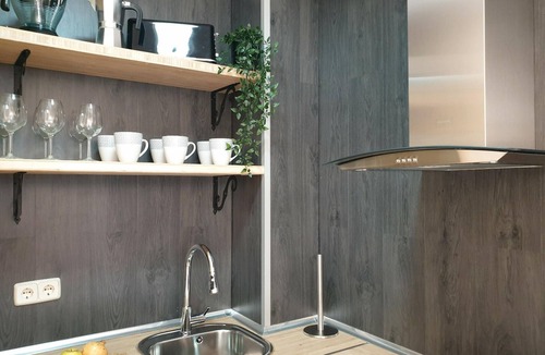 Candanchu Apartment | Charming ski-in apartment with private garage
