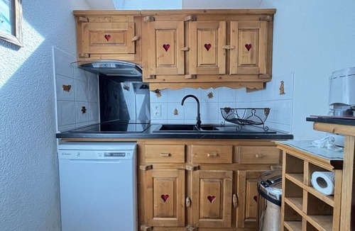 Flumet Apartment | Charming slope-side apartment with pool