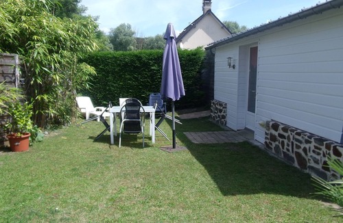 Saint-Jean-le-Thomas Cottage | Charming small Gite 100m from the beach of St Jean Le Thomas
