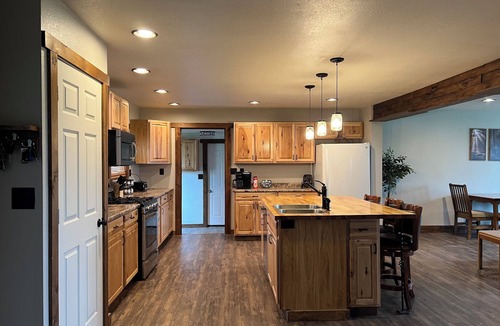 New Underwood House | Charming Small-Town Getaway in New Underwood