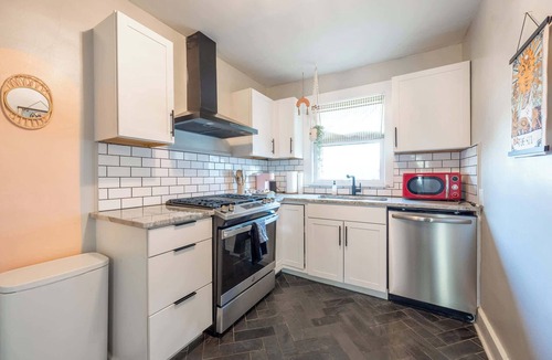 Meridian-Kessler House | Charming SoBro Retreat | Ideal Location | Walkable