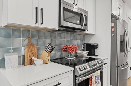 Tanglewood Forest House | Charming South Austin Home w/Pet Friendly Backyard