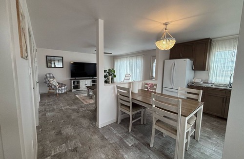 Gimli Cottage | Charming South Beach Cottage – A Cozy Retreat for Work or Leisure