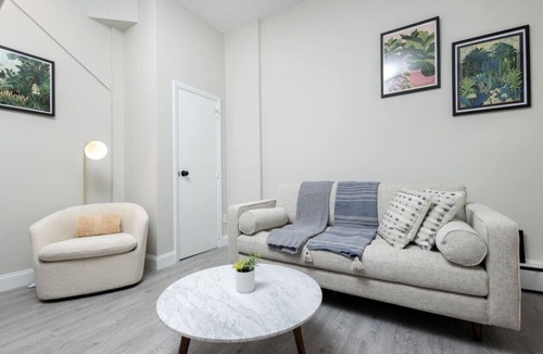 Prudential - St. Botolph Apartment | Charming South End Studio Apt