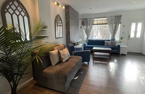 Whitman House | Charming South Philly Home