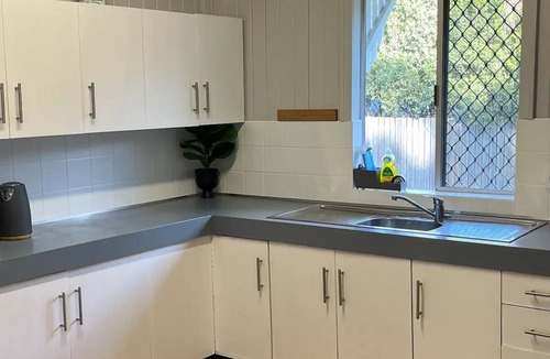 Bundaberg West House | Charming & Spacious Centrally Located Queenslander