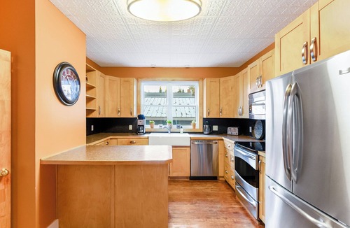 Little Current House | Charming & Spacious 5BR Home w/SwimSpa in Little Current on Manitoulin Island