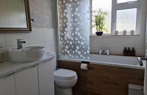 Dadlington Apartment | Charming spacious 2 bed apartment in quiet area