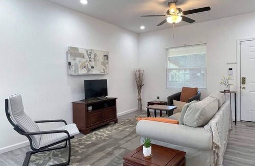 Southeastern Sacramento House | Charming, spacious 3 bdrm near brewery/restaurants