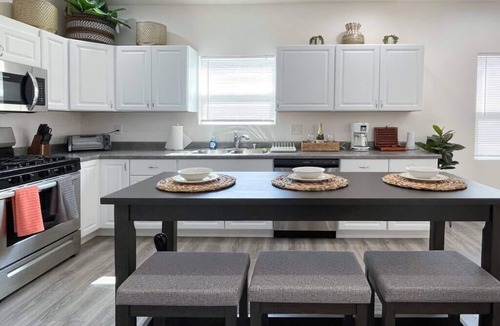 Southeastern Sacramento House | Charming, spacious 3 bdrm near brewery/restaurants