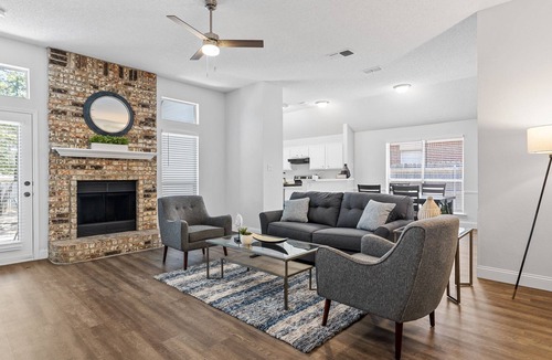 Azle House | Charming & Spacious - 3RB Home!