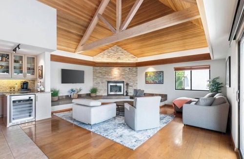 Point Loma House | Charming spacious 4-bedroom house with full kitchen & comfy vibes in San Diego