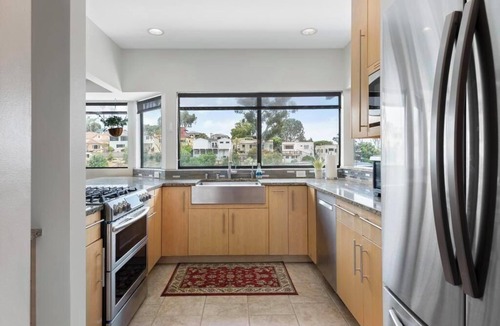Point Loma House | Charming spacious 4-bedroom house with full kitchen & comfy vibes in San Diego