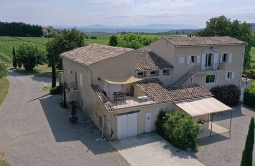 Forcalquier House | CHARMING SPACIOUS COTTAGE IN FARMHOUSE . Pool unavailable from July 4 to Sept 1.
