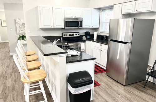 Shelbyville House | Charming Spacious Get Away