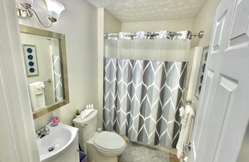 Shelbyville House | Charming Spacious Get Away