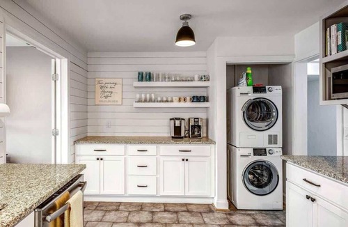 Berry Hill House | Charming Spacious Home - 10 mins to Downtown!