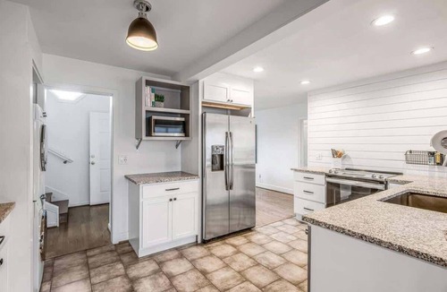 Berry Hill House | Charming Spacious Home - 10 mins to Downtown!