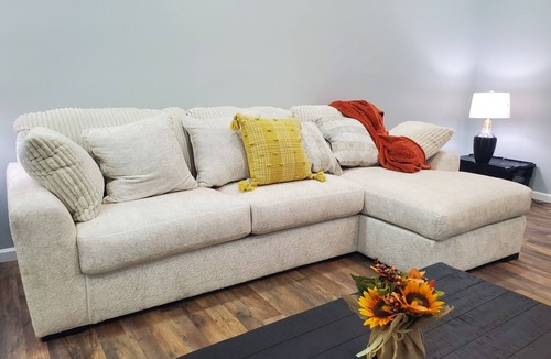 Hillsboro House | Charming spacious house with WiFi walking distance from downtown Hillsboro