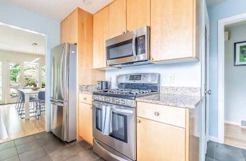 Seattle Metro Area House | Charming & Spacious Lakewood Retreat with 4BR2BA