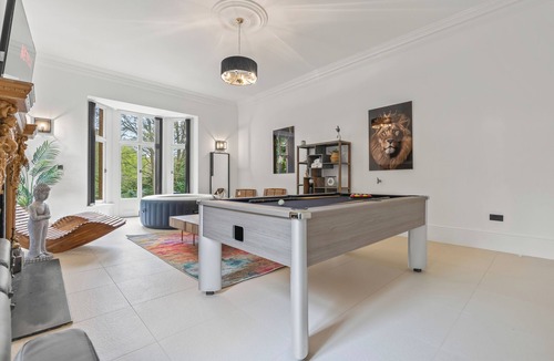 Blakedown House | Charming,Spacious Manor House with Lake&Pool Table