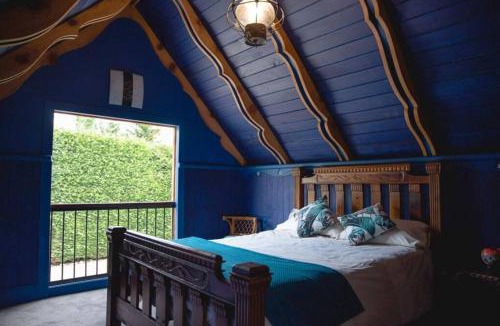 Otaki Apartment | Charming Spacious Rural Otaki Retreat