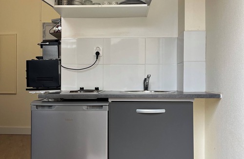 Les Fougeres Apartment | Charming Spacious Studio Paris