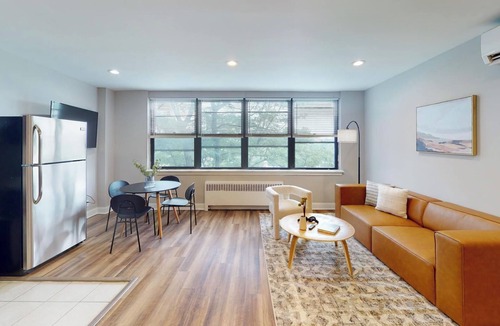 East Falls Apartment | Charming, spacious stay with a warm atmosphere