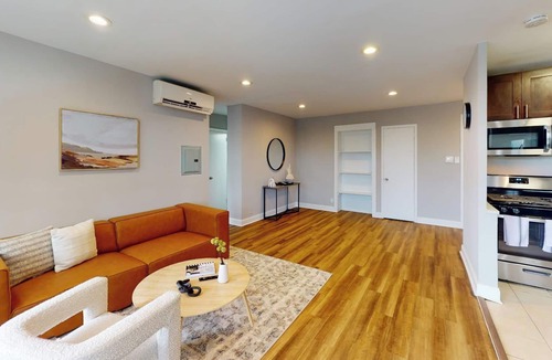 East Falls Apartment | Charming, spacious stay with a warm atmosphere