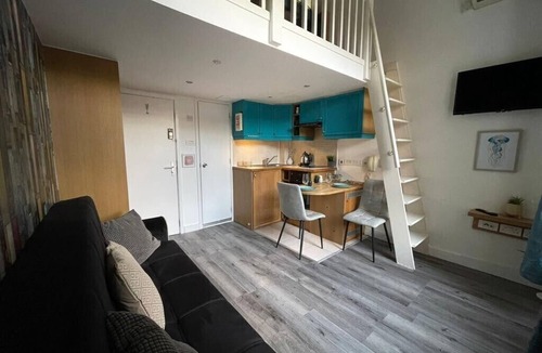 Colville Apartment | Charming Split Level Studio Portobello Road