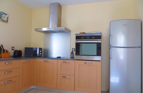 Asnieres-sur-Nouere Cottage | Charming stone cottage with stove, pets allowed