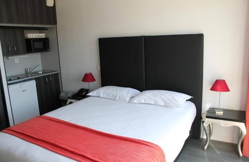 La Baule-Escoublac Hotel | Charming Studio Near La Baule Beach, Shops & Local Cafés