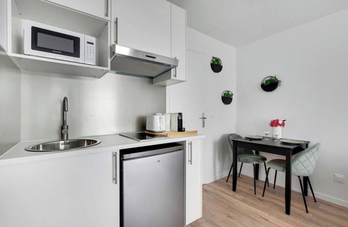 Le Kremlin-Bicetre Apartment | Charming studio - 2P - Kremlin-Bicêtre