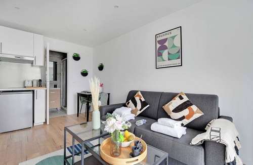 Le Kremlin-Bicetre Apartment | Charming studio - 2P - Kremlin-Bicêtre