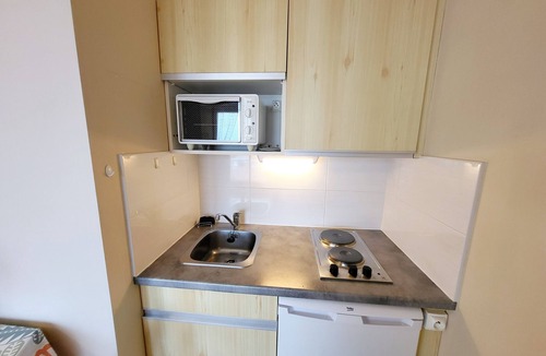 Les Sables d'Olonne Apartment | Charming Studio 50m from Harbor, Near Beach and Shops, 4th Floor with Lift