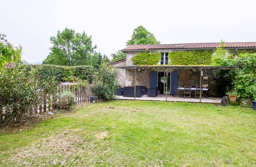 Mareuil en Perigord Cottage | Charming stone house with private heated pool