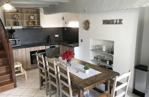 Montlouis-sur-Loire House | Charming stone house, 3*, quiet, close to amenities, Touraine Cottage