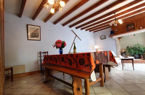 Teurtheville-Bocage Cottage | Charming stone house with private garden, pets allowed