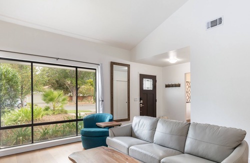 St. Helena House | Charming St. Helena Town Home