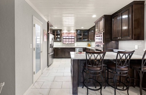 Quail Creek House | Charming Stay | Hot Tub, Patio & Antique Charm