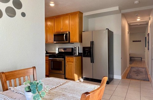 North Oak Park House | Charming stay near UC Davis Medical Center