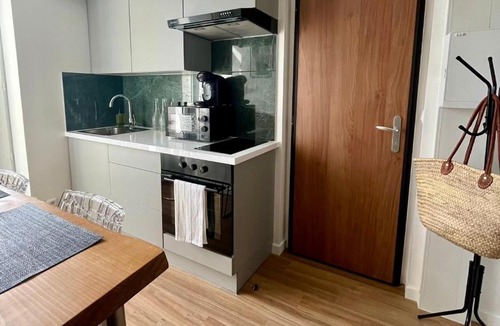Meaux Apartment | Charming Stay - Private Terrace - 20 min Disney
