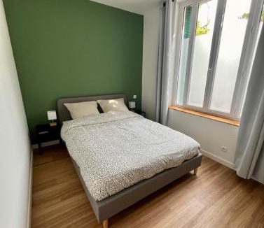 Meaux Apartment | Charming Stay - Terrace - 20min Disneyland