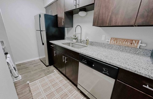 South Side Apartment | Charming Stay w/Pool and Dedicated Workspace