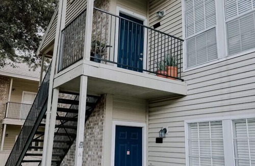 South Side Apartment | Charming Stay w/Pool and Dedicated Workspace