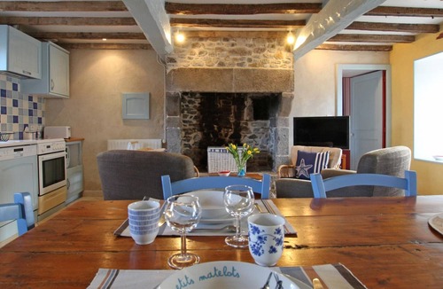 Blainville-sur-Mer Cottage | Charming stone house near the beach with bikes