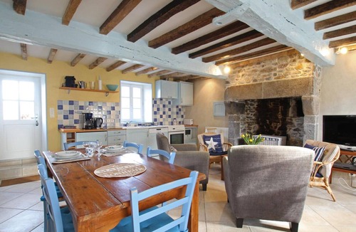 Blainville-sur-Mer Cottage | Charming stone house near the beach with bikes