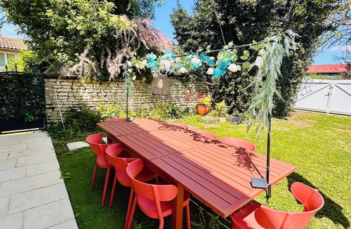 Neuville-de-Poitou House | Charming stone cottage with swimming pool