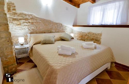 Krizine House | Charming stone cottage by the sea